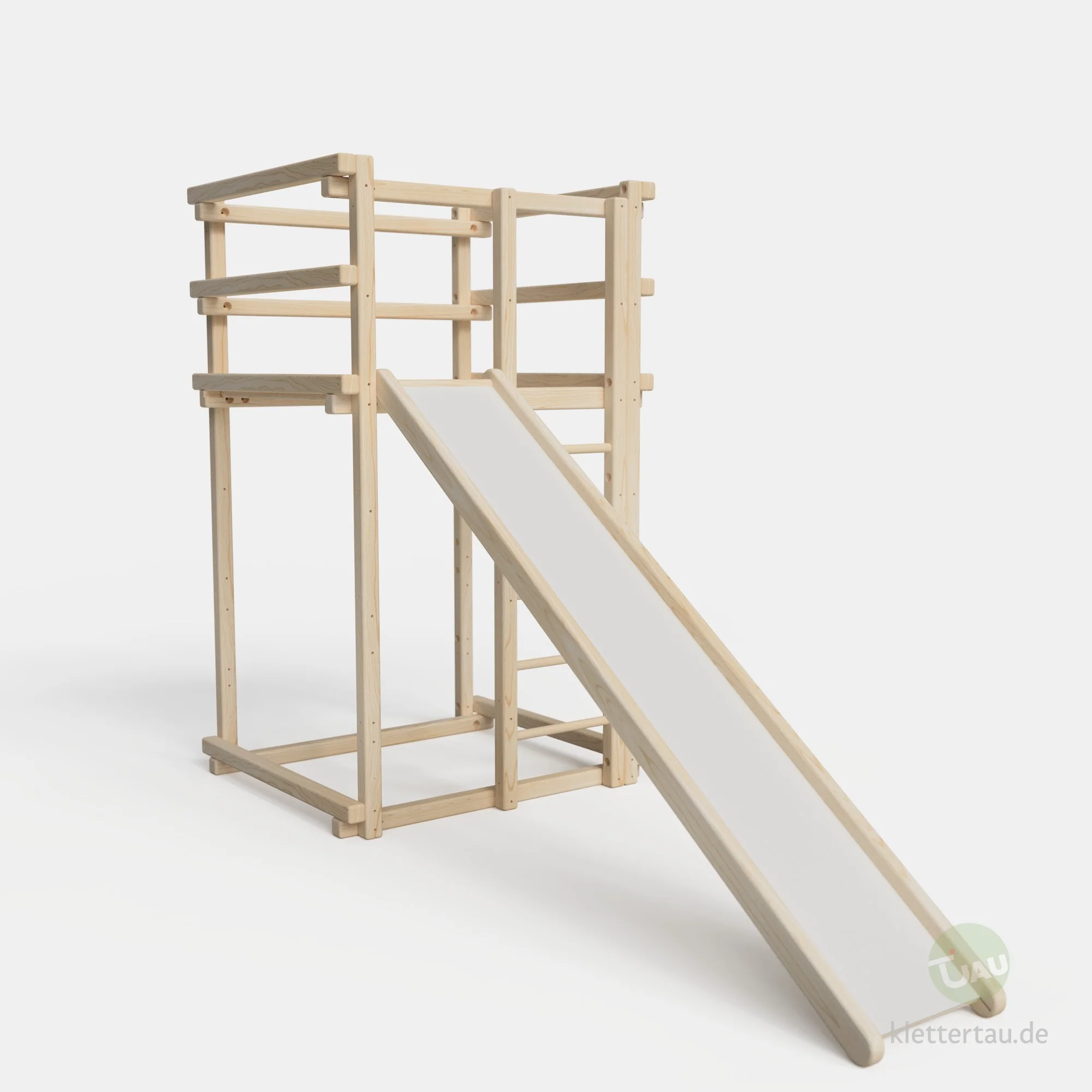 Spielturm mit Rutsche